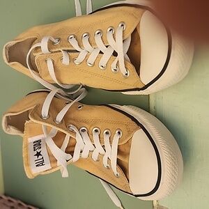 Converse chucks beige tan sneakers sz 10mens 12women's pre loved not perfect